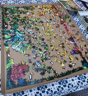 Assorted jigsaw pieces