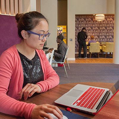7904_students-study_4V