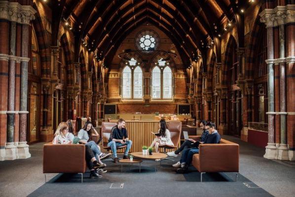 People Graduate School QUB150519-346 800 x533