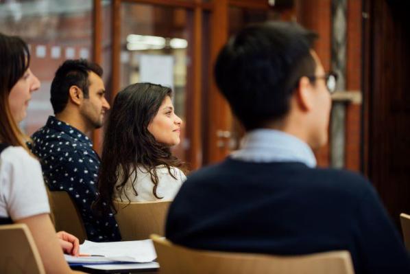 People Diverse Lecture QUB150519-326 800x533