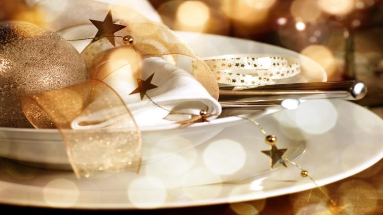 Christmas dinner plate, cutlery and napkin