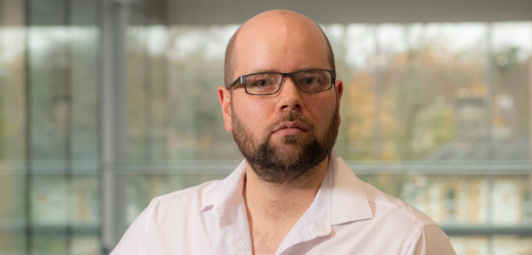 Dr Simon Cameron headshot