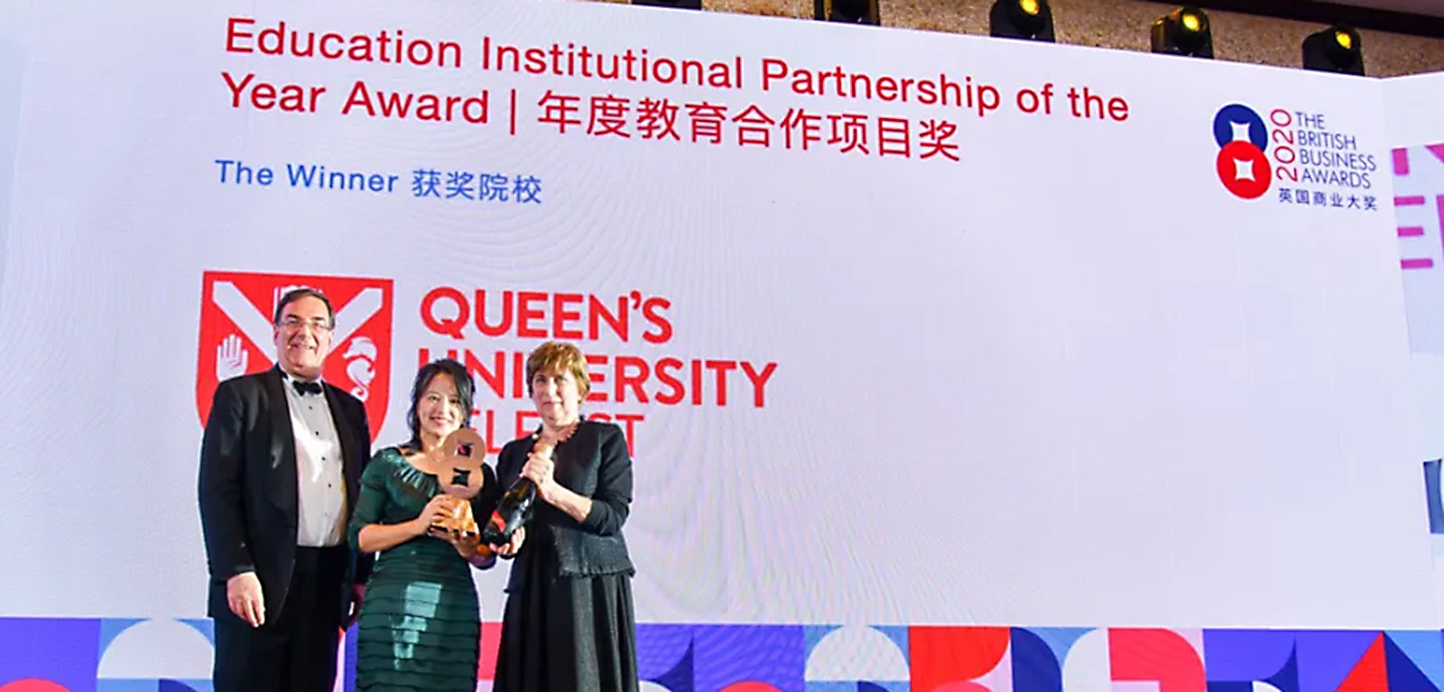 Catherine Li accepting UCEER award in China, October 2020