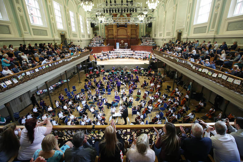 Crescendo schoolchildren in Ulster Hall