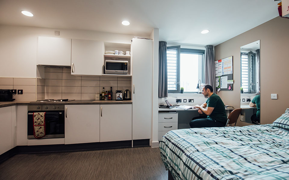 Enjoy university accommodation with independence in a studio apartment.