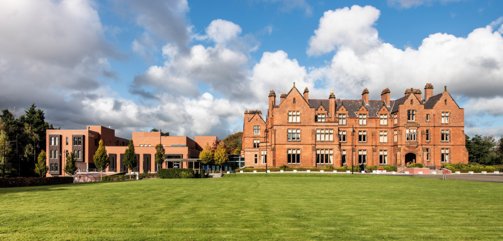 Riddell Hall and Queen's Business School