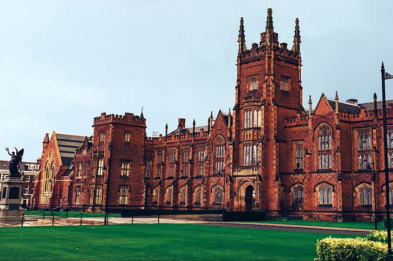 Lanyon building and front lawn from right hand side