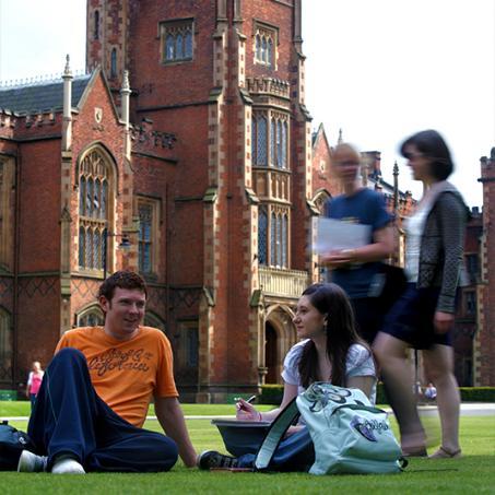 QUB_english_3V_WR8Z4329