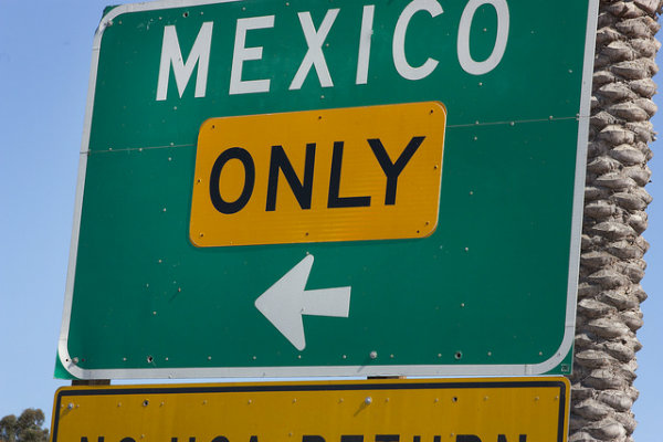 Border sign with Mexico