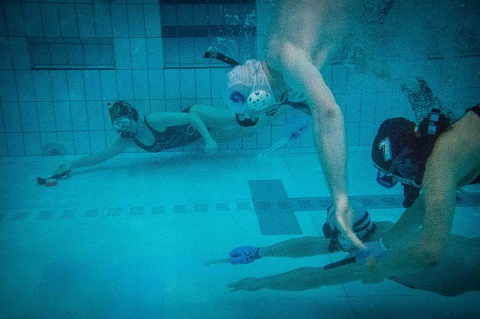 Underwater hockey 4