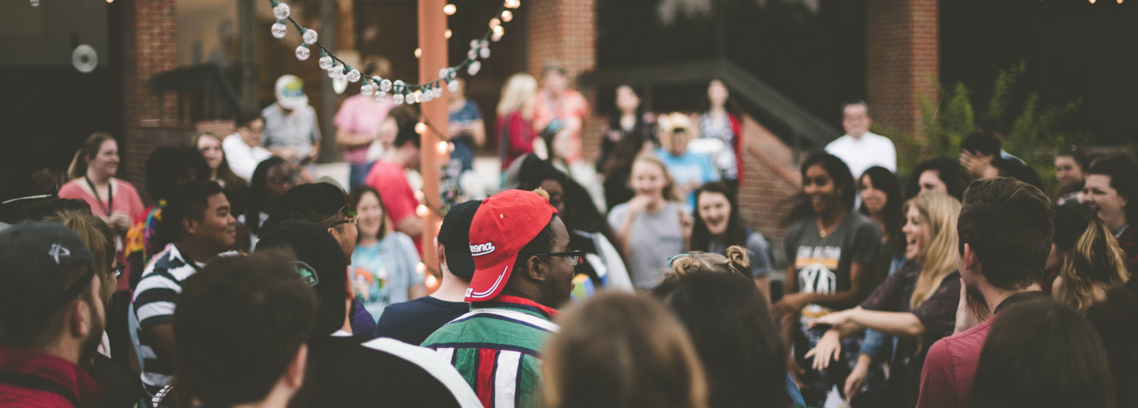 student life crowd 1600x575