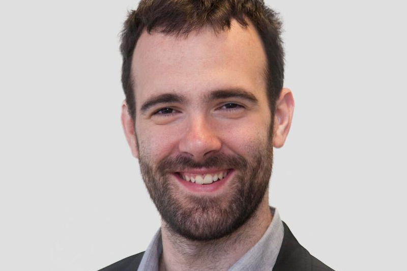 Dr Eneko Larra&ntilde;eta