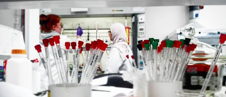 Hadil winning photo women in science