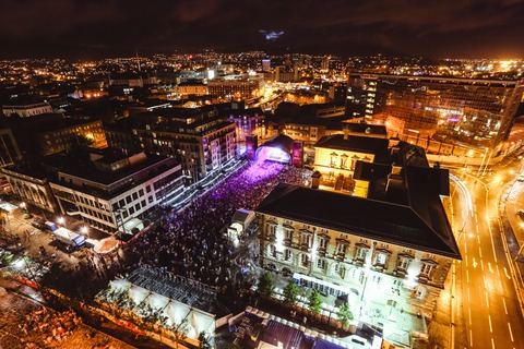 Concert at Custom House Square