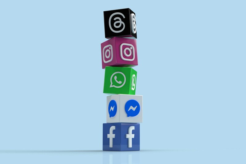 Social media logo blocks