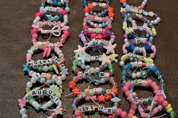 Taylor Swift friendship bracelets