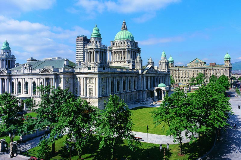 Belfast city hall in Summer