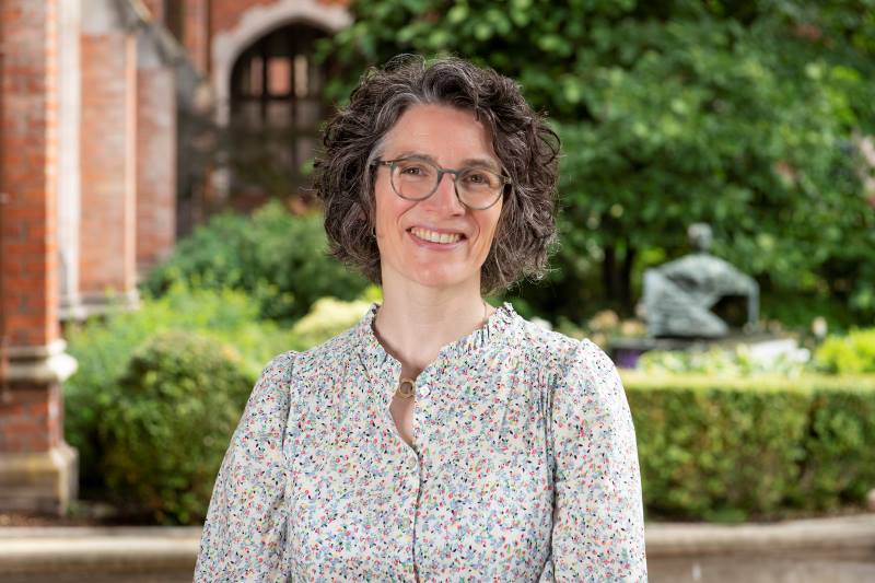 Dr Patricia Carlisle