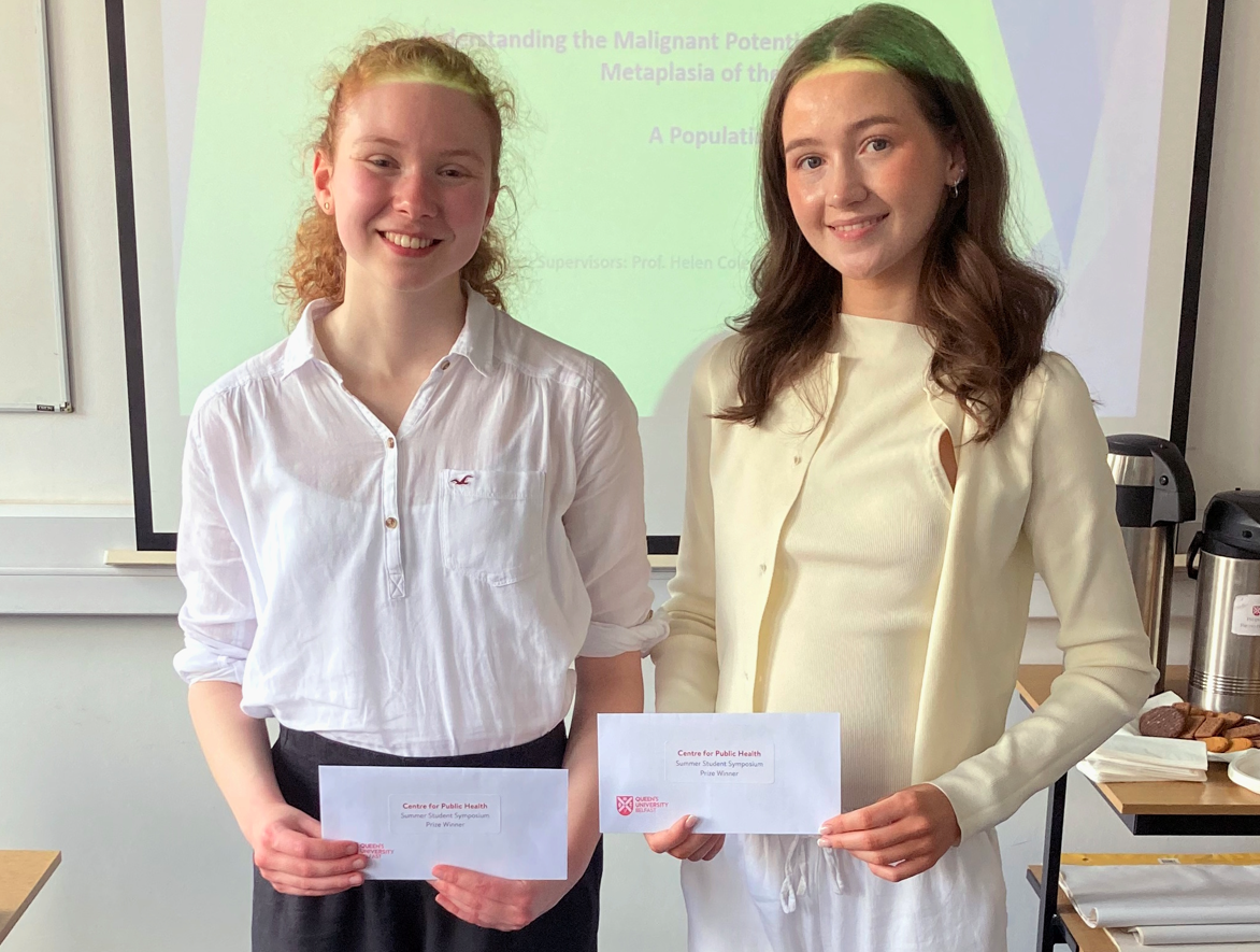 Students with awards for be presentations