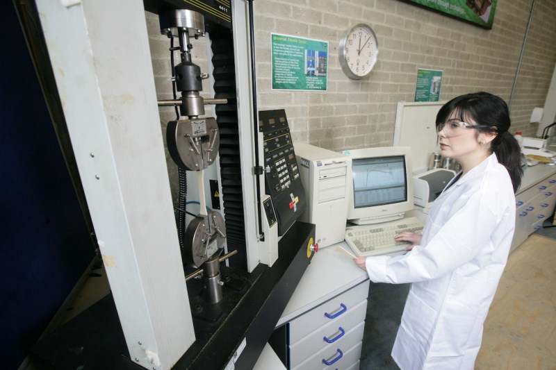 Universal testing machine