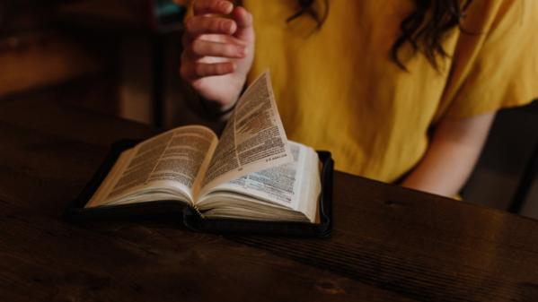 yellow top reading