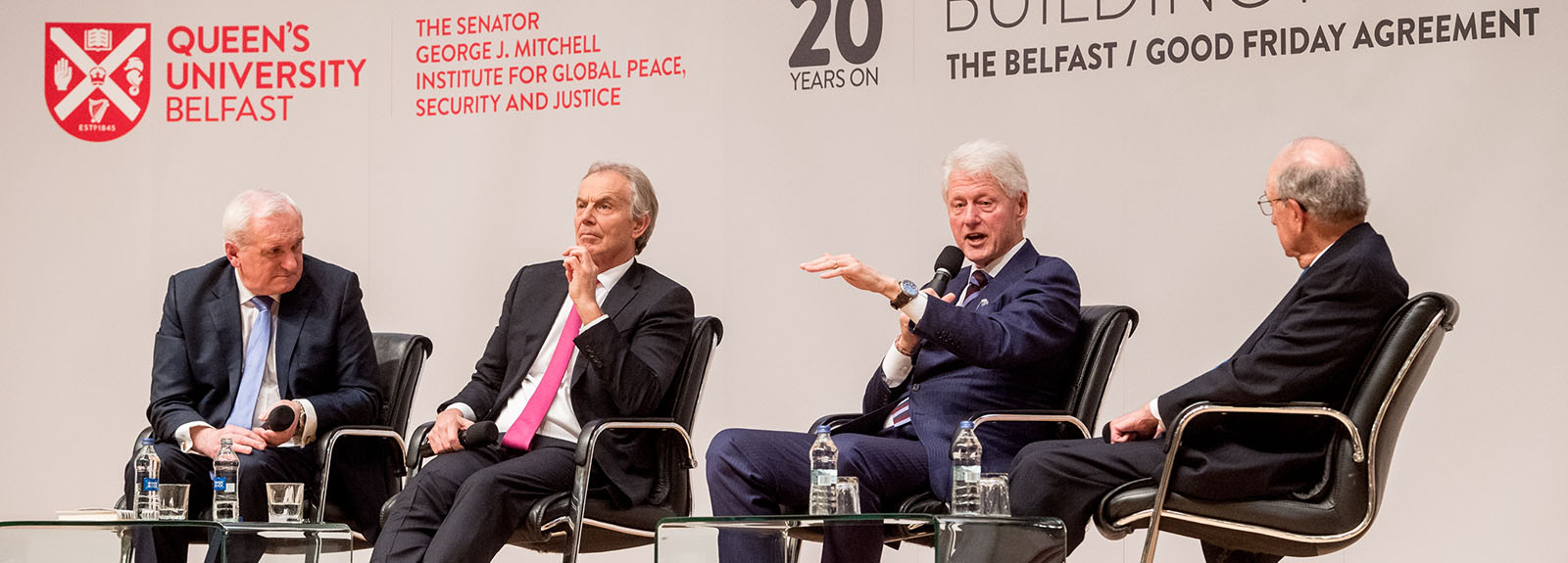 Bertie Ahern, Tony Blair, Bill Clinton, George Mitchell on stage for the Good Friday Talk