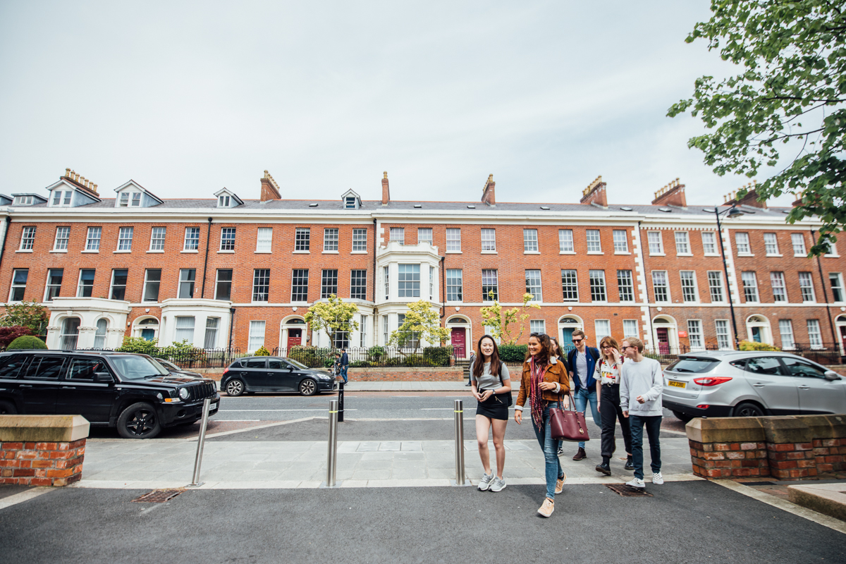 6 Students walking in University Square