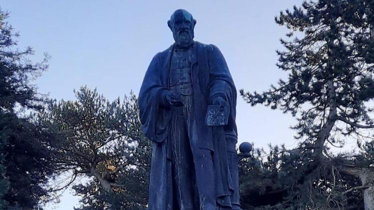 Lord Kelvin statue
