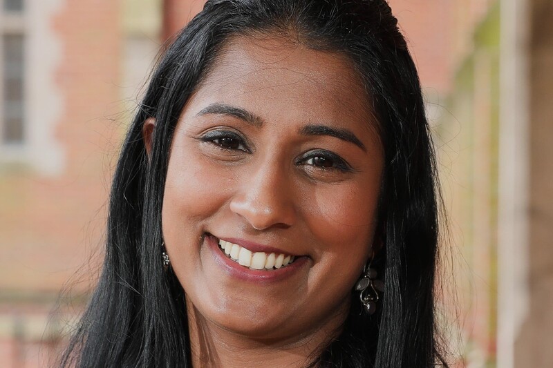 Dr Nidhi Simmons