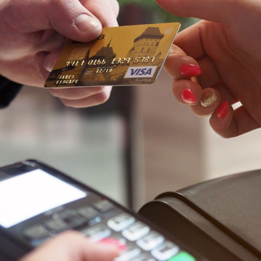 chip and pin credit card transaction